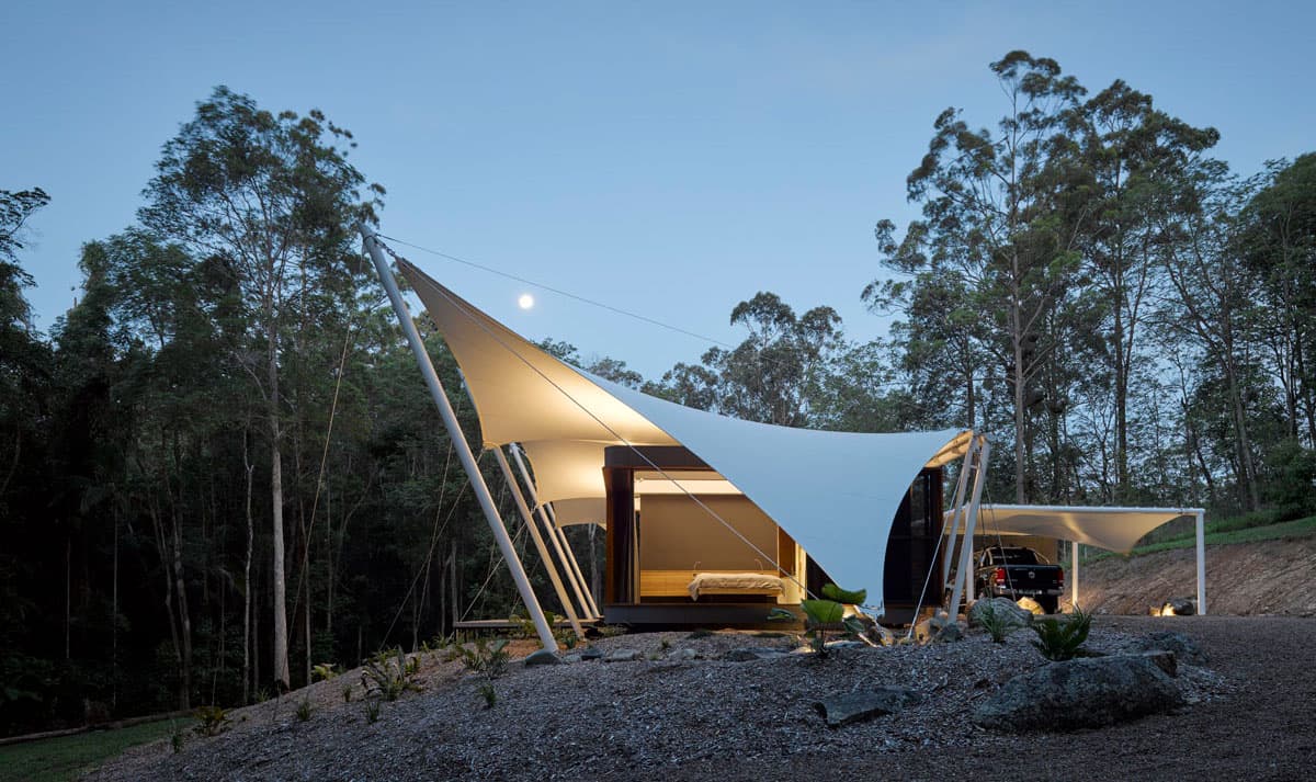 Velarias con diseño de cabaña para exteriores.